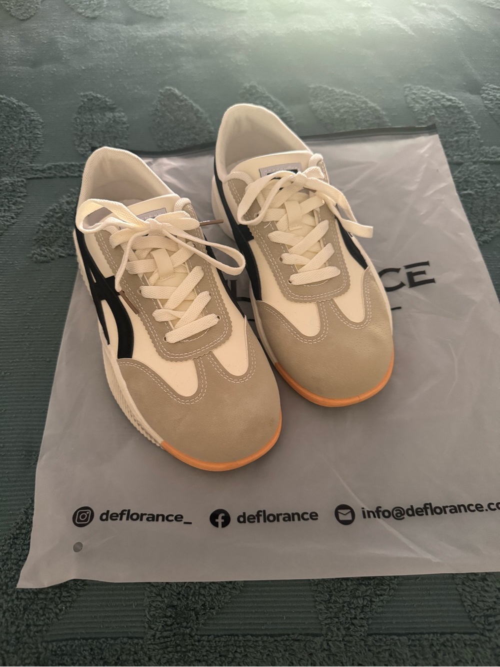 De Florance Women’s Sneakers!